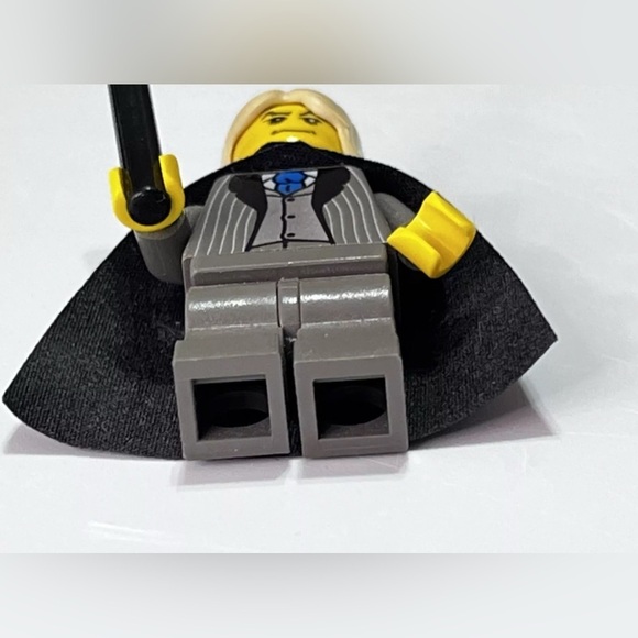 Lego Lucius Malfoy Figure With Wand from Harry Potter Set 4731 - Picture 3 of 4